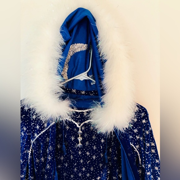Cape set Wizard Cape set Silver Blue velour Feather, trim hood, tunic, & acces S - Picture 6 of 10